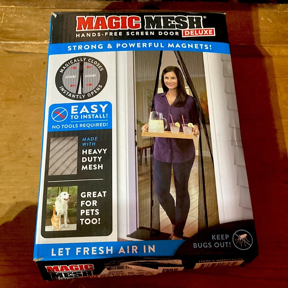 SOLD NWT Hands Free Screen Door 
MAGIC MESH Deluxe - BLK standard size 39x83
